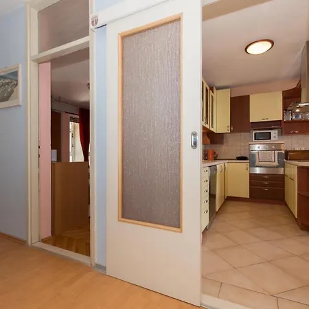 Excellent Center Location Apt Anikka Apartment *